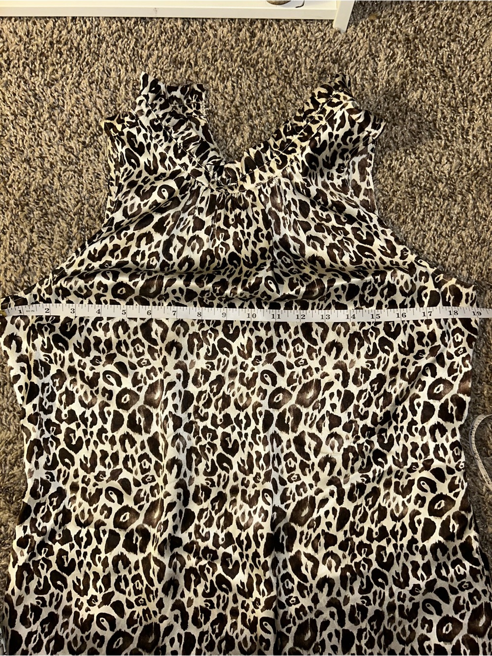 100% Silk Leopard Print Halter Top - Picture 6 of 6